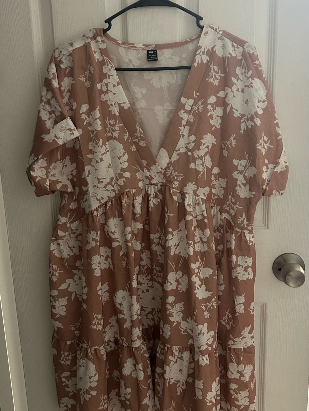 SHEIN Mauve Floral V-Neck Tiered Mini Dress